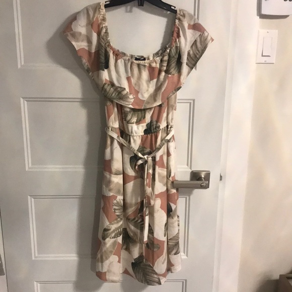 Off Shoulder Tropical Dress - Picture 2 of 5